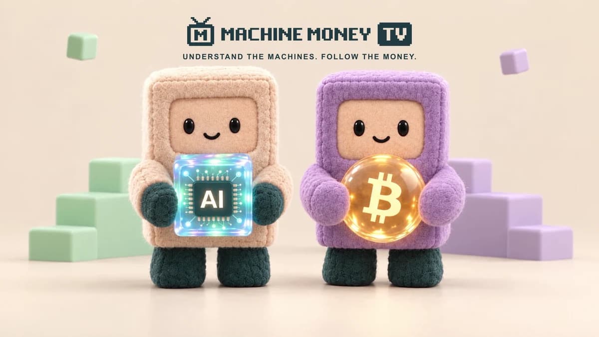 Machine Money TV sunucuları Michael ve Christina; ellerinde yapay zekâ çipi küpü ve Bitcoin küresi